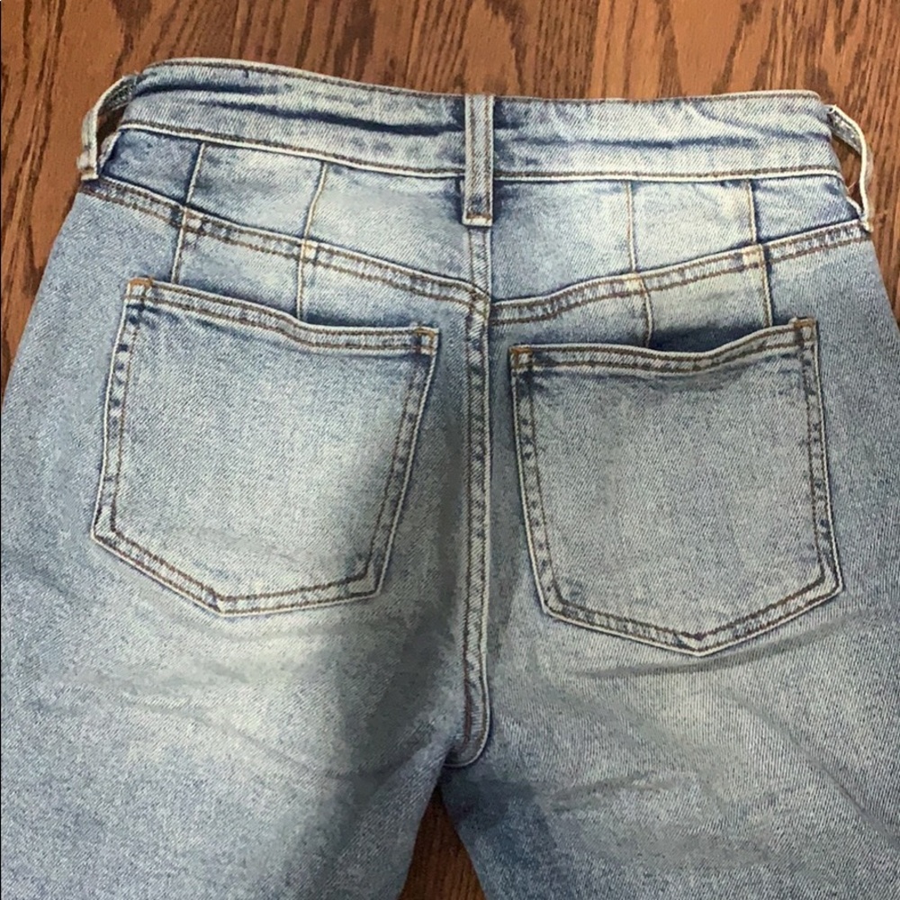 Shorts - Picture 2 of 3